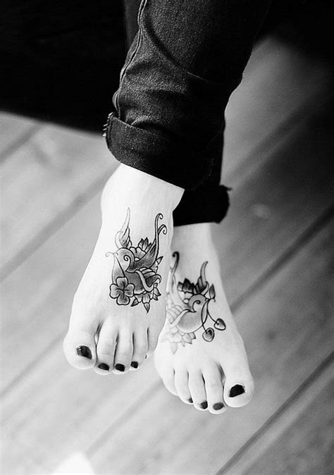 tatuajes dedos pies|43 tatuajes originales para los pies